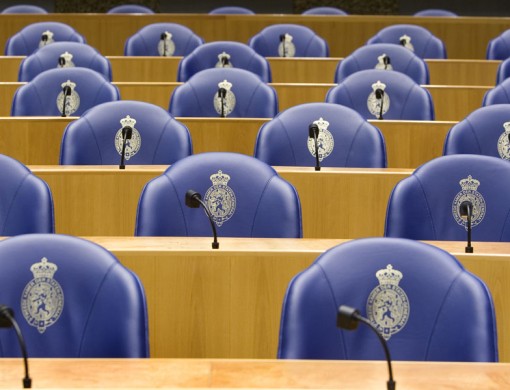 Stoelen Tweede Kamer.jpg